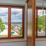Marina Veskovic Apartment Nerezine