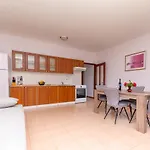 Apartment Marina Veskovic Nerezine