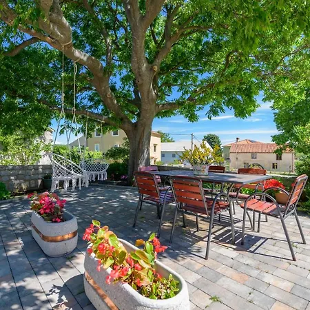 Apartment Marina Veskovic Nerezine