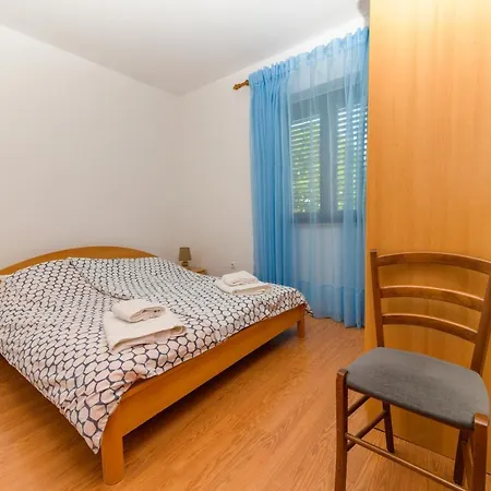 Apartment Marina Veskovic Nerezine