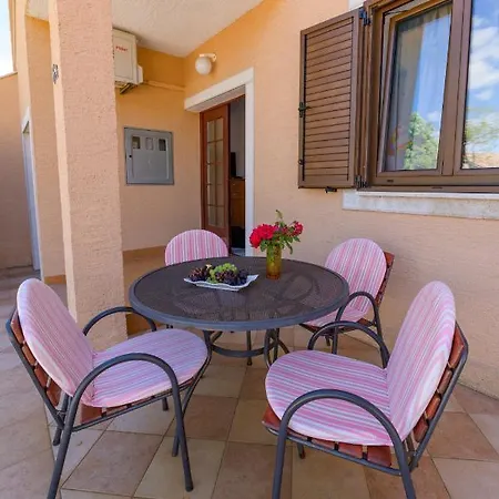 Marina Veskovic Apartment *