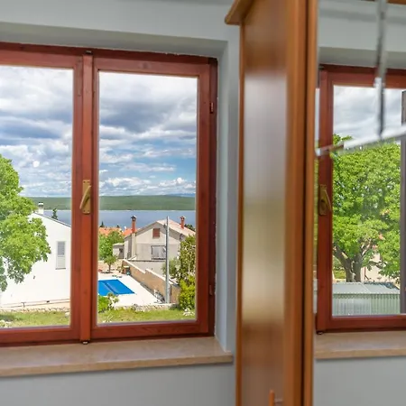 Marina Veskovic Apartment Nerezine