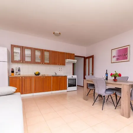 Apartment Marina Veskovic Nerezine