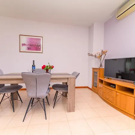 Apartment Marina Veskovic Nerezine