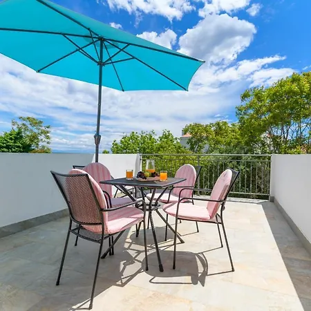 Marina Veskovic Apartment Nerezine